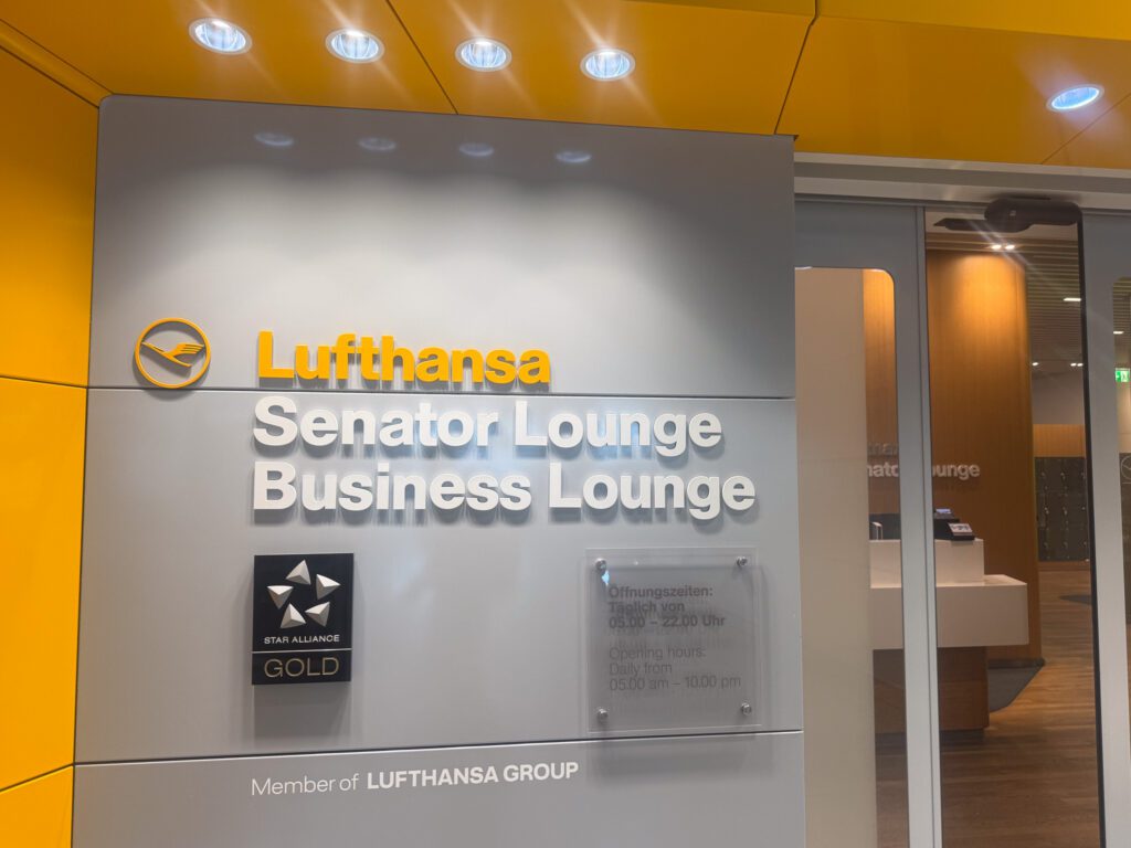 Entrance to the Lufthansa Senator Lounge and Business Lounge at Munich Airport